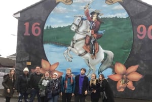 Belfast: Black Taxi Tour & Crumlin Road Jail Tour