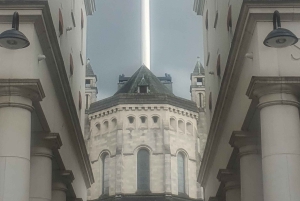 Experiência de caminhada eclética em Belfast ao longo da Via Marti