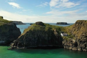 Belfast: Giants Causeway and North Coast Small Group Tour