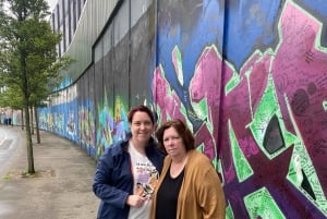Belfast: Peacewall and Political History Black Taxi Cab Tour