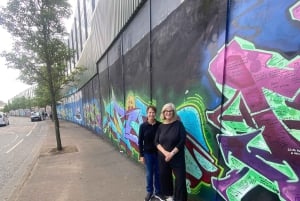 Belfast: Peacewall and Political History Black Taxi Cab Tour
