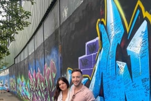 Belfast: Peacewall and Political History Black Taxi Cab Tour