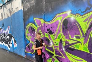 Belfast: Peacewall and Political History Black Taxi Cab Tour