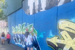 Belfast: Peacewall and Political History Black Taxi Cab Tour