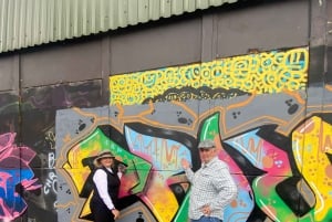 Belfast: Peacewall and Political History Black Taxi Cab Tour