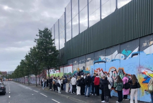 Belfast: Private Black Taxi Tour with Guide