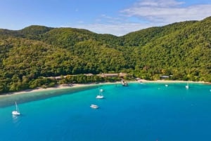 Cairns: 2-dagers tur med pontong på Barriererevet og Fitzroy Island