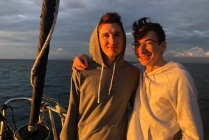 Cairns: 2-dagars båttur till Stora Barriärrevet med dykning och snorkling