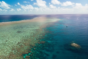 Cairns: 2-Day Great Barrier Reef Dive and Snorkel Boat Trip