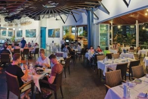 Cairns: Visita guiada crepuscular al acuario con cena de 3 platos