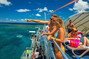 Cairns: Tour di mezza giornata di Reef Zoom in elicottero e snorkeling