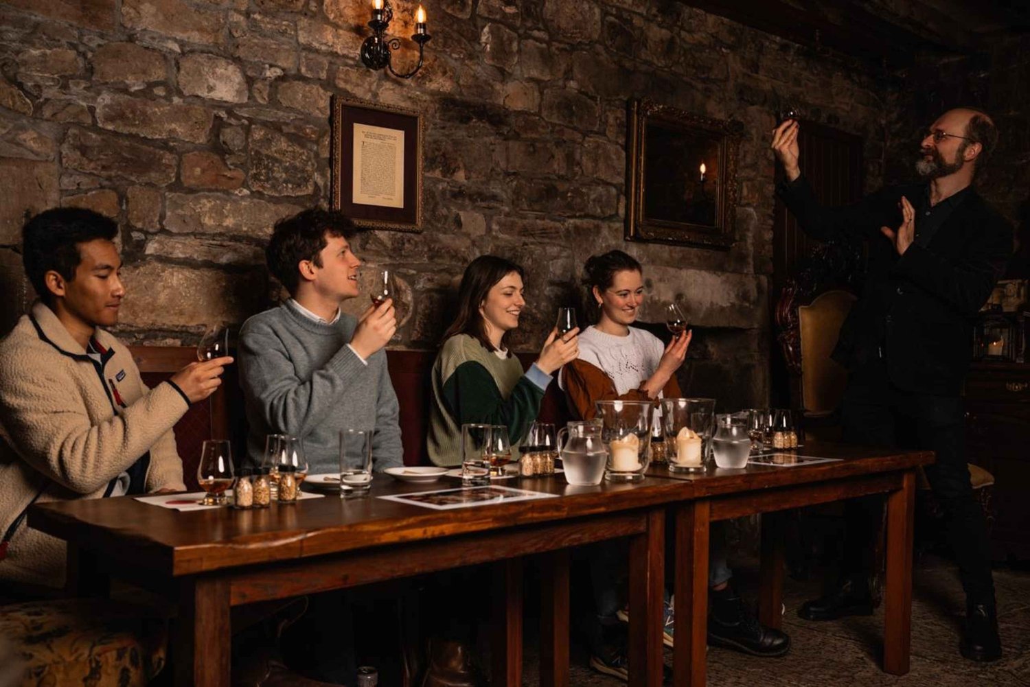 Edimburgo: Tour en grupo reducido de la Historia del Whisky con degustación