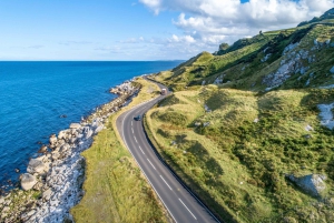 Desde Belfast: excursión en barco y tierra por la Calzada de los Gigantes de día completo