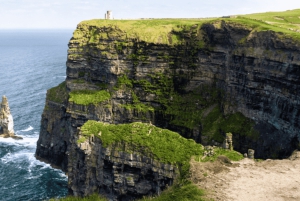 Fra Dublin: Moher-klipperne, bådtur og Ailwee-grotterne