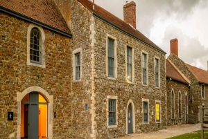 ロンドン発：車で行くドーバー城とホワイト クリフ ツアー