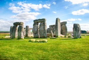 Fra London: Heldagstur med guide til Stonehenge og Bath