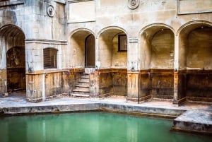 Fra London: Heldagstur med guide til Stonehenge og Bath