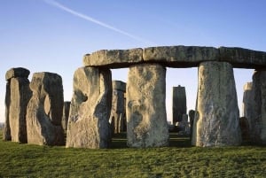 From London: Stonehenge and Windsor Castle Day Trip