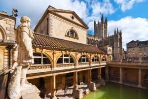 Lontoosta: Stonehenge, Windsor ja Bath Small Group Tour