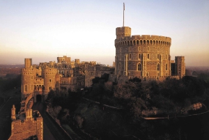 Lontoosta: Stonehenge, Windsor ja Bath Small Group Tour