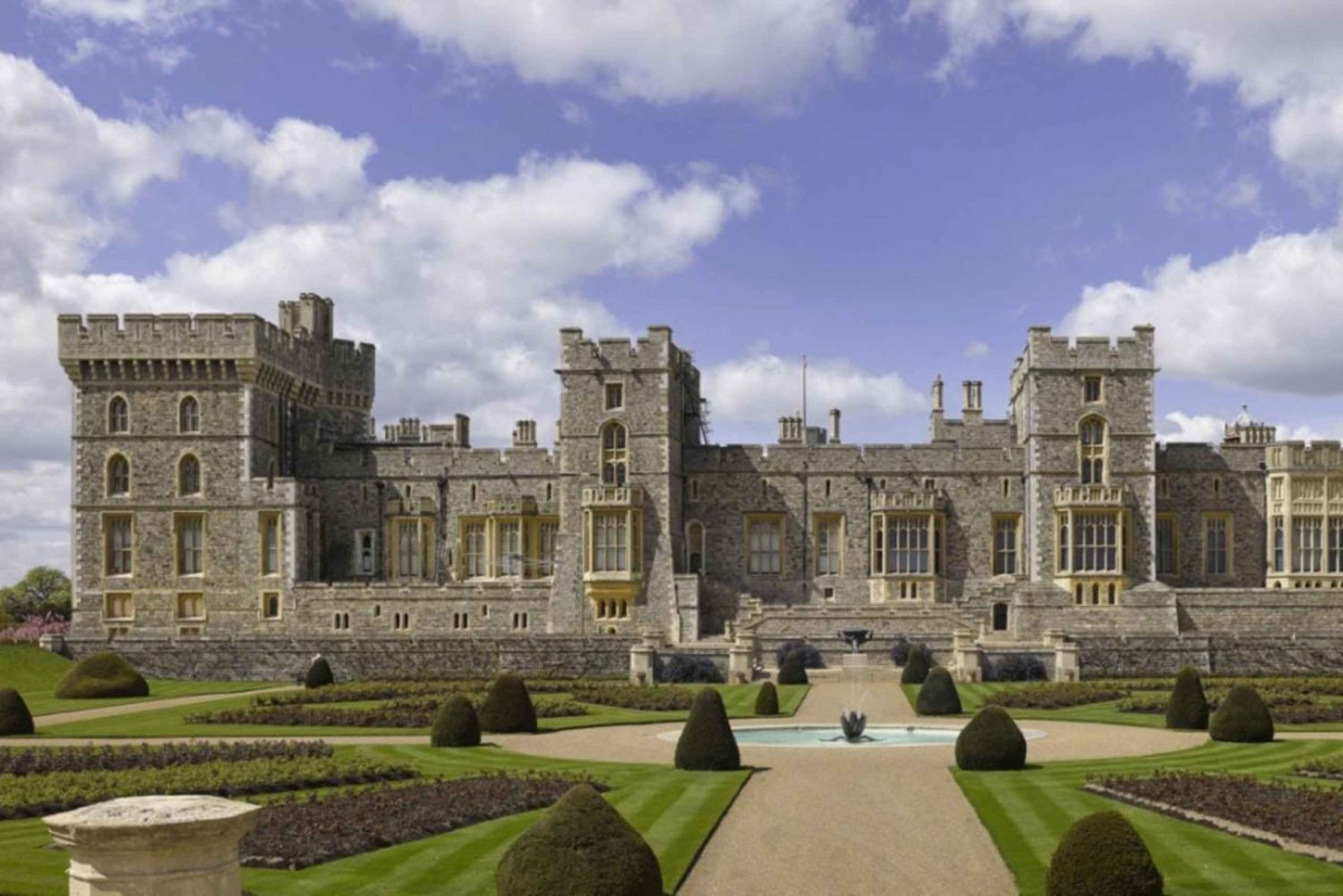 ロンドン発：列車で行くウィンザー城 1 日ガイド付きツアー