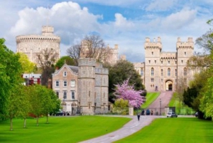 From London: Windsor, Stonehenge & Oxford Private Car Tour