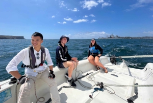 Desde Manly Crucero práctico en yate por el puerto de Sídney