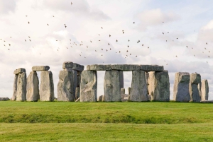 From Oxford: Stonehenge and Bath Small-Group Tour