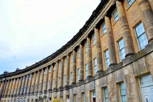 From Oxford: Stonehenge and Bath Small-Group Tour