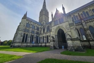 サウサンプトン発ストーンヘンジとソールズベリーのプライベートツアー