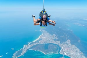 Sydneystä: Newcastle Beachin yllä