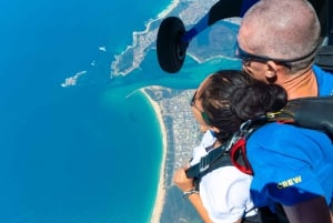 Sydneystä: Newcastle Beachin yllä