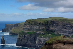 Galway: Cliffs of Moher Cruise, Bunratty Castle & Folk Park