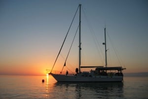 Great Barrier Reef: 3-Day, 2-Night Sail and Dive Whitsundays