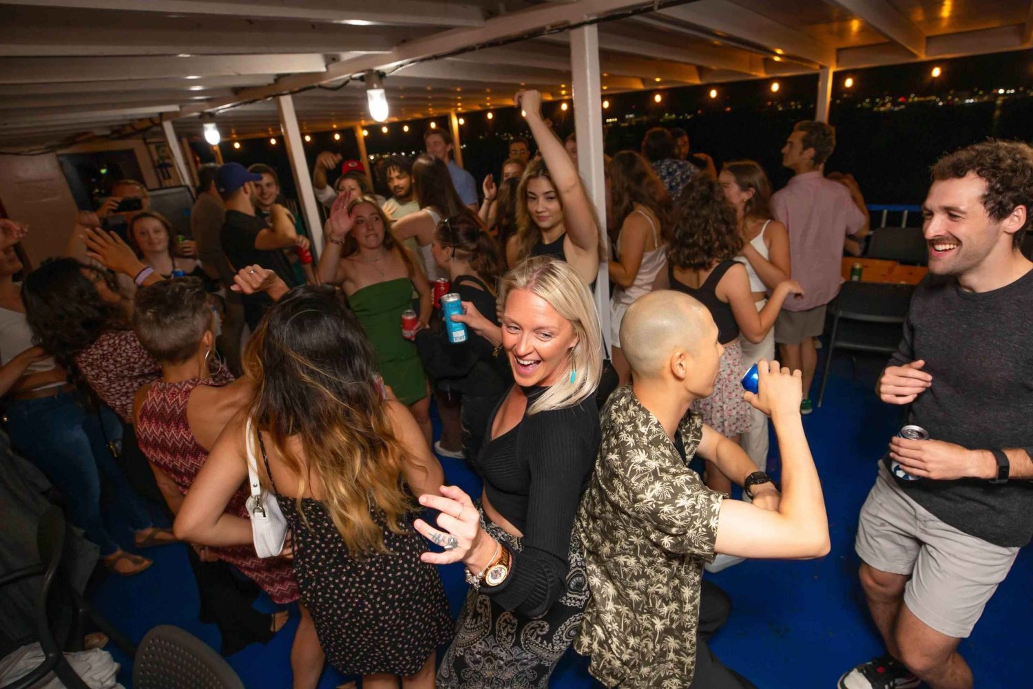 Halifax: Partycruise på Harbour Queen