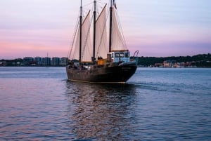 Halifax Sunset Cruise ombord på Tall Ship Silva