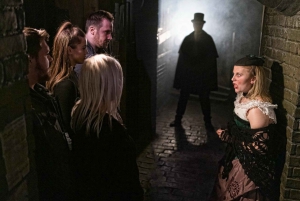 Hop-on Hop-off London Bus Tour & The London Dungeon