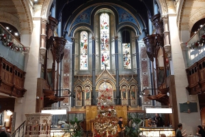 London: Christmas Lights and Festive Pubs Walking Tour