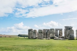 London: Full-Day Windsor, Stonehenge, and Oxford Tour