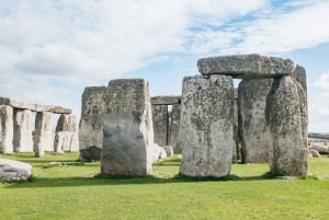 London: Full-Day Windsor, Stonehenge, and Oxford Tour
