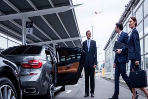 ロンドン：ヒースローからロンドン中心部へのプライベート ボイジャーズ トランスファー