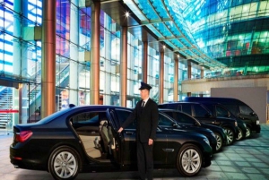 ロンドン：ヒースローからロンドン中心部へのプライベート ボイジャーズ トランスファー