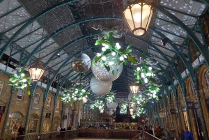 London: Private Christmas Lights Taxi Tour