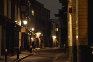 Лондон: частная пешая экскурсия «Призраки и кровь»