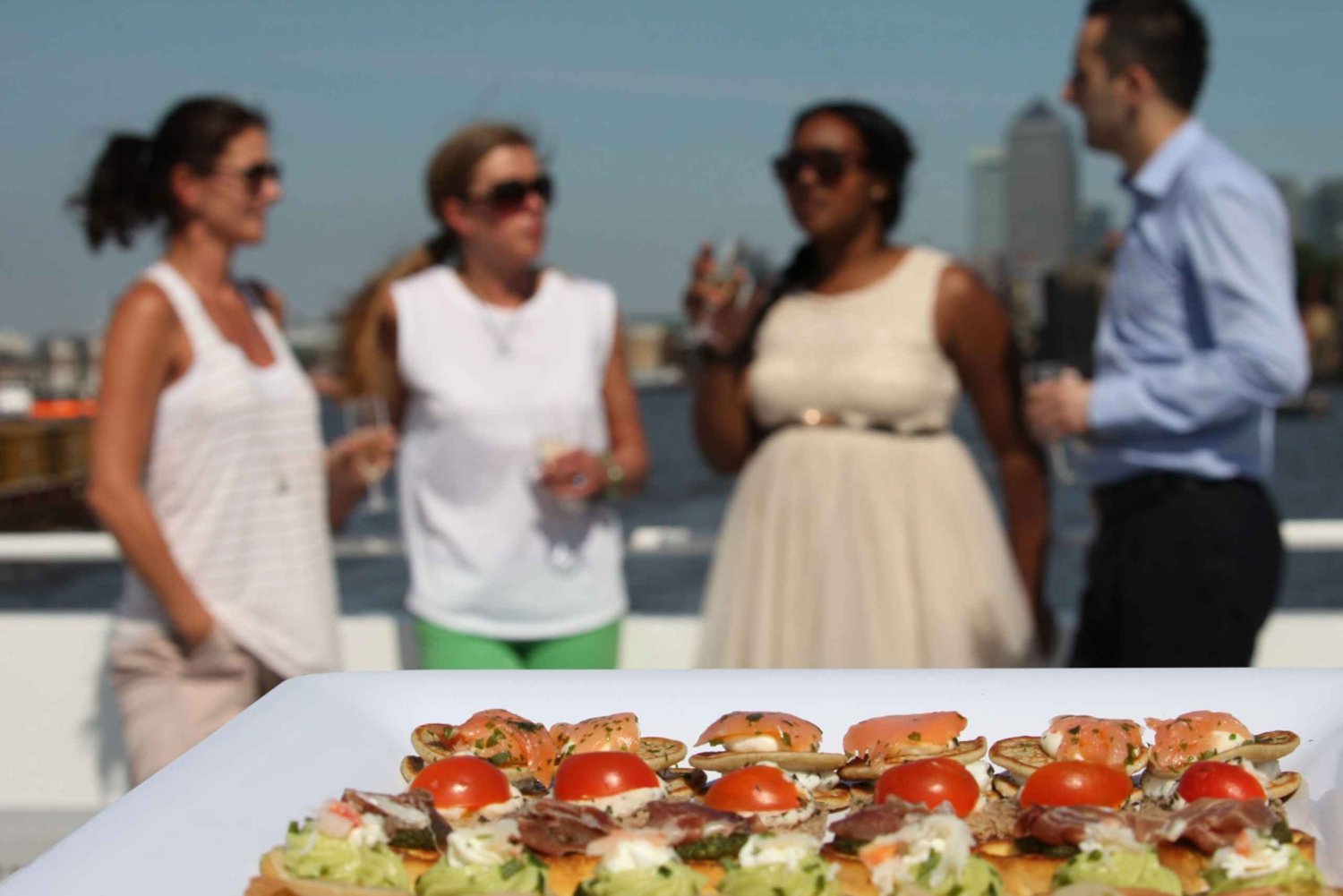 Londres : Croisière nocturne sur la Tamise avec bulles et canapés