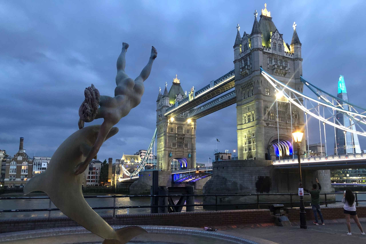 London River Walk and Hidden Gems Pub Hopping Experience