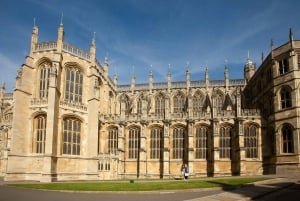 London: Stonehenge, Windsor Castle, Bath, Lacock & Pub Lunch