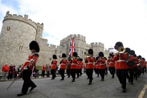 Londra: Stonehenge, Castello di Windsor e Oxford - Gita di 1 giorno con guida cinese