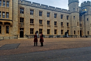 Londyn: Tower of London i klejnoty koronne - wycieczka z łatwym dostępem