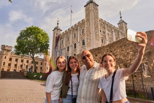 London: Tower of London Tour with Crown Jewels & Beefeaters